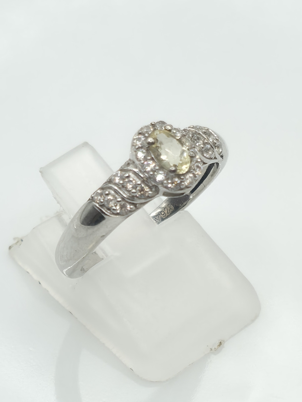 NWOT Striking Genuine Golden Apatite And White Zircon Ring - Picture 2 of 7